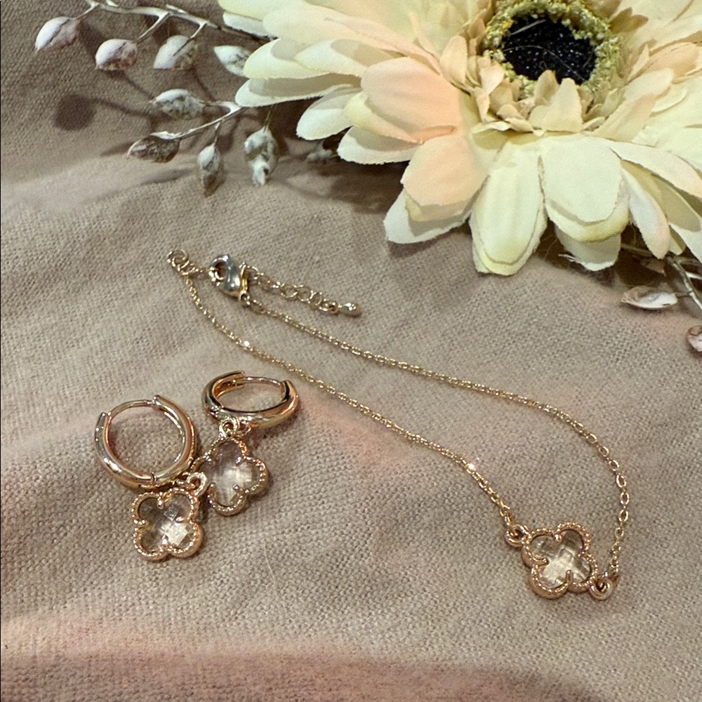 Gold Flower Bracelet Set